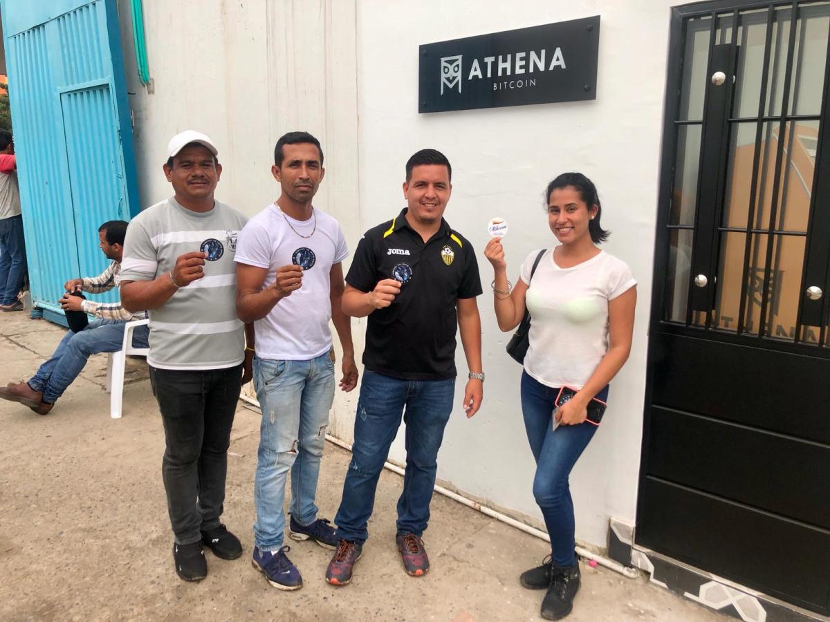 Instalan un cajero automático de bitcoin en la frontera entre Colombia y  Venezuela - Cripto247 - Últimas noticias sobre Bitcoin, Ethereum,  blockchain y criptomonedas