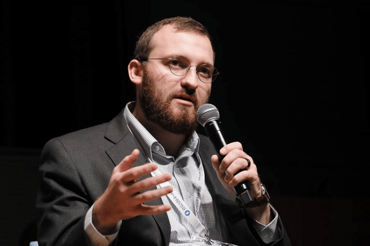 La propuesta de Hoskinson para que Bitcoin sobreviva a la regulación